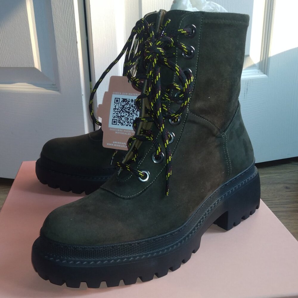 Mireia playa Isolda green boot